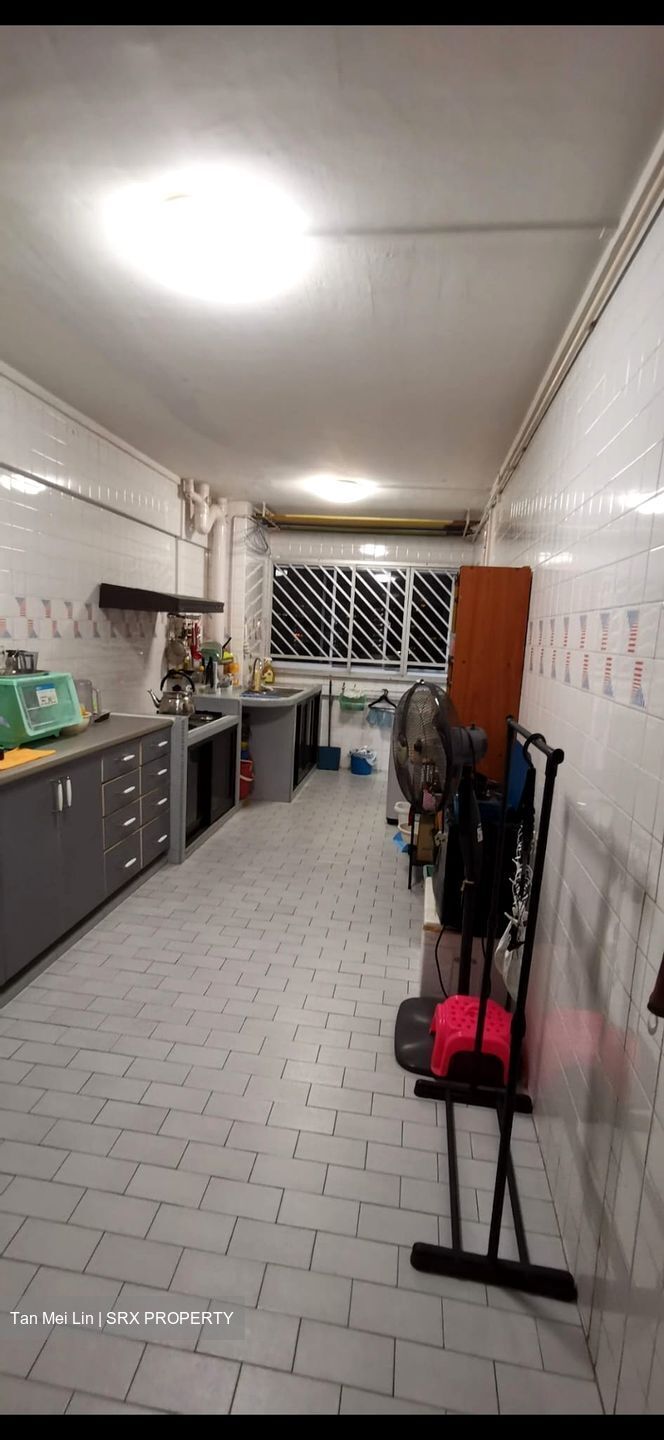 Hougang Avenue 6 (Hougang),  #604960441